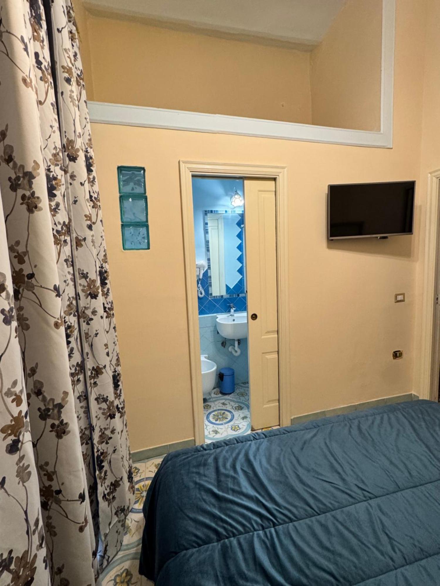 Beb Rosy Bed and Breakfast Napoli Eksteriør billede