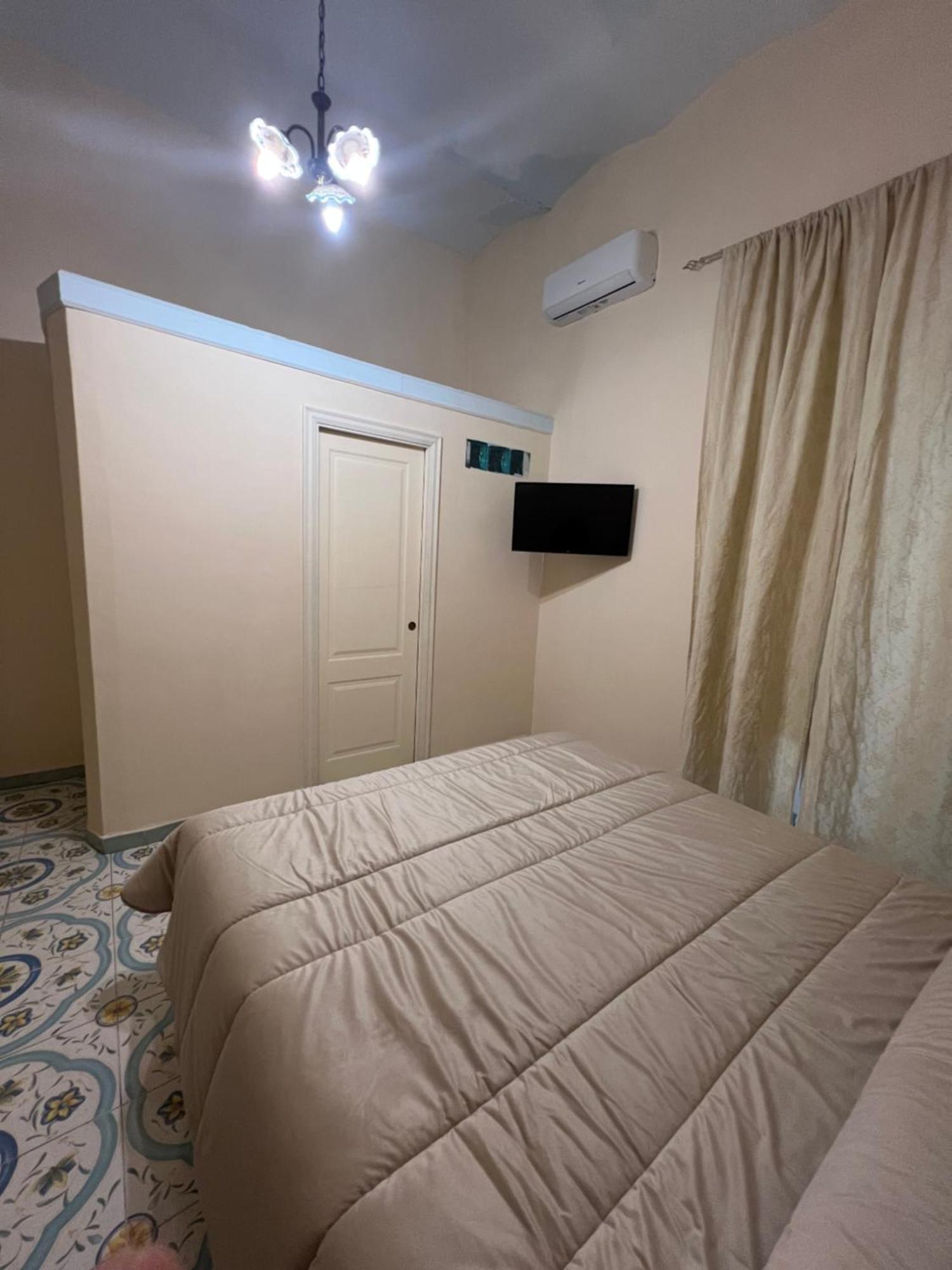Beb Rosy Bed and Breakfast Napoli Eksteriør billede