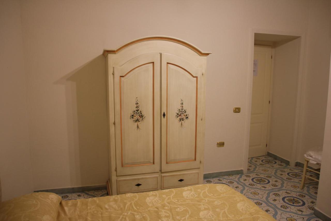 Beb Rosy Bed and Breakfast Napoli Eksteriør billede